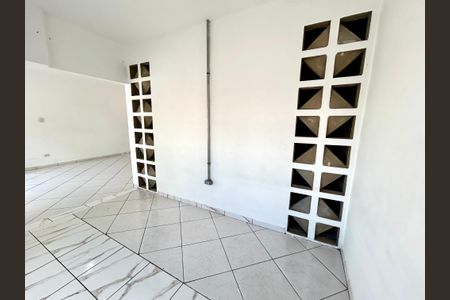 Sala de casa para alugar com 1 quarto, 45m² em Jardim Santa Mena, Guarulhos