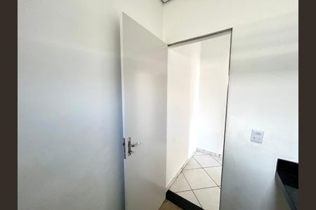 Banheiro de casa para alugar com 1 quarto, 45m² em Jardim Santa Mena, Guarulhos