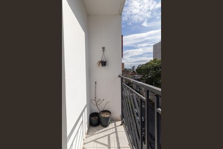 Varanda Sala de apartamento à venda com 2 quartos, 53m² em Vila Carmosina, São Paulo