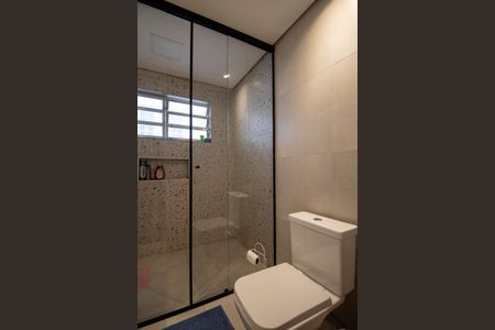 Casa à venda com 180m², 3 quartos e 2 vagas Casa à venda com 180m², 3 quartos e 2 vagasBanheiro