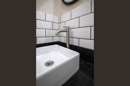 Casa à venda com 180m², 3 quartos e 2 vagas Casa à venda com 180m², 3 quartos e 2 vagasBanheiro de serviço