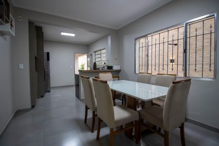 Casa à venda com 180m², 3 quartos e 2 vagas Casa à venda com 180m², 3 quartos e 2 vagasCozinha