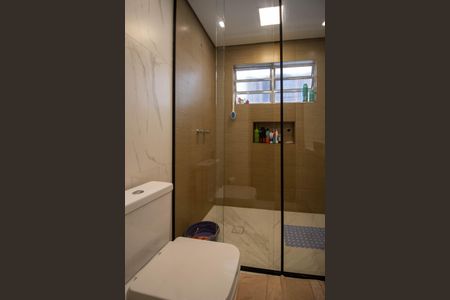 Casa à venda com 180m², 3 quartos e 2 vagas Casa à venda com 180m², 3 quartos e 2 vagasBanheiro Suíte