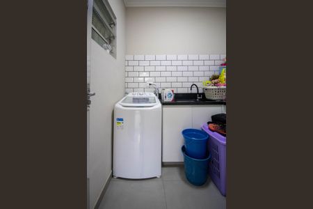 Casa à venda com 180m², 3 quartos e 2 vagas Casa à venda com 180m², 3 quartos e 2 vagasÁrea de Serviço