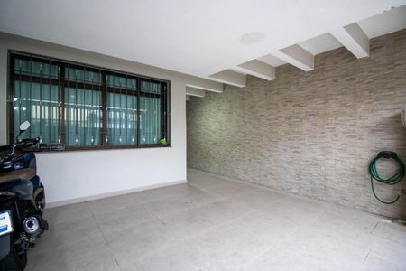 Casa à venda com 180m², 3 quartos e 2 vagas Casa à venda com 180m², 3 quartos e 2 vagasGaragem