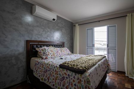 Casa à venda com 180m², 3 quartos e 2 vagas Casa à venda com 180m², 3 quartos e 2 vagasSuíte