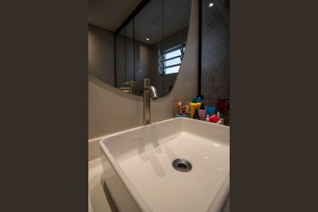 Casa à venda com 180m², 3 quartos e 2 vagas Casa à venda com 180m², 3 quartos e 2 vagasBanheiro