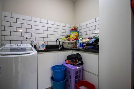 Casa à venda com 180m², 3 quartos e 2 vagas Casa à venda com 180m², 3 quartos e 2 vagasÁrea de Serviço