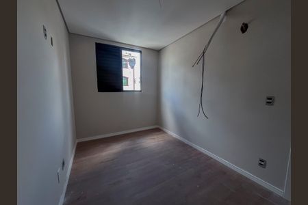 Quarto 1 de apartamento à venda com 2 quartos, 60m² em Sagrada Família, Belo Horizonte