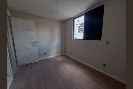 Suíte de apartamento à venda com 2 quartos, 60m² em Sagrada Família, Belo Horizonte