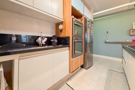 Apartamento para alugar com 98m², 3 quartos e 2 vagas Apartamento para alugar com 98m², 3 quartos e 2 vagasCozinha