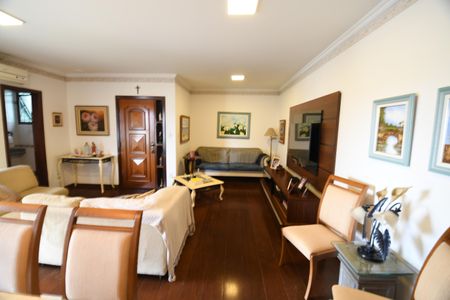 Apartamento à venda com 221m², 3 quartos e 2 vagasSala