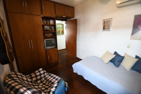 Apartamento à venda com 221m², 3 quartos e 2 vagasQuarto 1