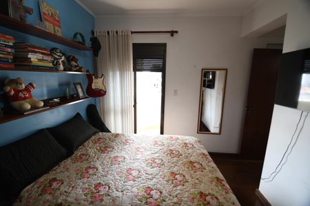 Apartamento à venda com 221m², 3 quartos e 2 vagasQuarto 2 