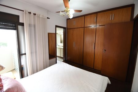 Apartamento à venda com 221m², 3 quartos e 2 vagasQuarto 3 - Suíte