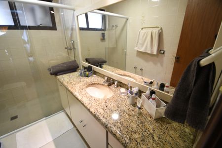 Apartamento à venda com 221m², 3 quartos e 2 vagasBanheiro Social