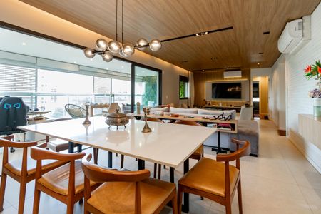 Apartamento à venda com 178m², 3 quartos e 2 vagasSala