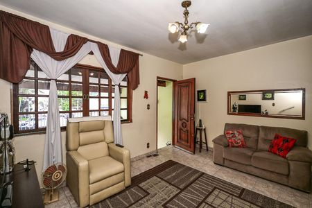 Casa à venda com 100m², 2 quartos e 1 vagaSala