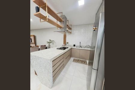 Casa à venda com 265m², 3 quartos e 2 vagasFoto 01