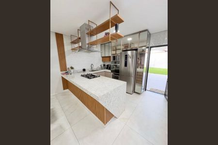 Casa à venda com 265m², 3 quartos e 2 vagasFoto 01