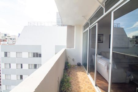 Apartamento à venda com 210m², 4 quartos e 2 vagas Apartamento à venda com 210m², 4 quartos e 2 vagasTerraço