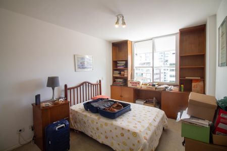 Apartamento à venda com 210m², 4 quartos e 2 vagas Apartamento à venda com 210m², 4 quartos e 2 vagasQuarto 3