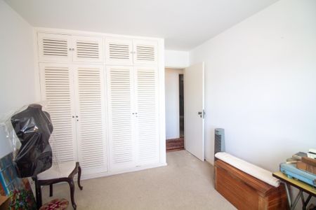 Apartamento à venda com 210m², 4 quartos e 2 vagas Apartamento à venda com 210m², 4 quartos e 2 vagasQuarto 2