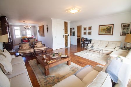 Apartamento à venda com 210m², 4 quartos e 2 vagas Apartamento à venda com 210m², 4 quartos e 2 vagasSala