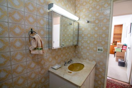 Apartamento à venda com 210m², 4 quartos e 2 vagas Apartamento à venda com 210m², 4 quartos e 2 vagasBanheiro