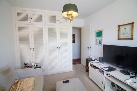 Apartamento à venda com 210m², 4 quartos e 2 vagas Apartamento à venda com 210m², 4 quartos e 2 vagasQuarto 1
