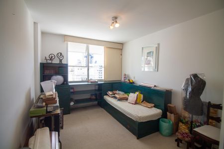 Apartamento à venda com 210m², 4 quartos e 2 vagas Apartamento à venda com 210m², 4 quartos e 2 vagasQuarto 2