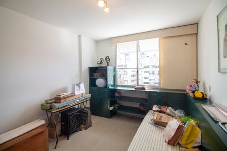 Apartamento à venda com 210m², 4 quartos e 2 vagas Apartamento à venda com 210m², 4 quartos e 2 vagasQuarto 2