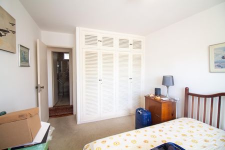 Apartamento à venda com 210m², 4 quartos e 2 vagas Apartamento à venda com 210m², 4 quartos e 2 vagasQuarto 3