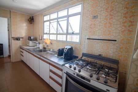 Apartamento à venda com 210m², 4 quartos e 2 vagas Apartamento à venda com 210m², 4 quartos e 2 vagasCozinha