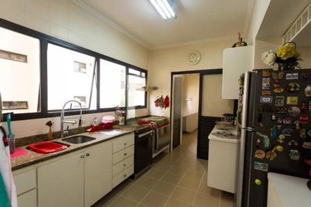 Apartamento à venda com 246m², 4 quartos e 4 vagasFoto 09