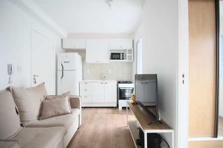 Sala de kitnet/studio para alugar com 1 quarto, 32m² em Jardim Monte Kemel, São Paulo