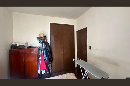 Quarto  de apartamento à venda com 3 quartos, 70m² em Santo Antônio, Belo Horizonte