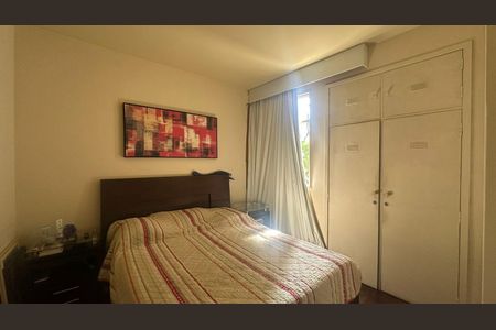 Quarto  de apartamento à venda com 3 quartos, 70m² em Santo Antônio, Belo Horizonte