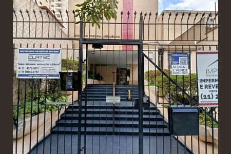 Apartamento à venda com 103m², 2 quartos e 1 vagaPlaca instalada