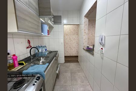 Apartamento para alugar com 49m², 2 quartos e 1 vaga Apartamento para alugar com 49m², 2 quartos e 1 vagaCozinha e Área de Serviço