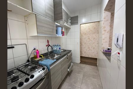 Apartamento para alugar com 49m², 2 quartos e 1 vaga Apartamento para alugar com 49m², 2 quartos e 1 vagaCozinha e Área de Serviço