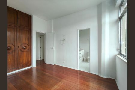 Apartamento à venda com 125m², 3 quartos e 1 vaga Apartamento à venda com 125m², 3 quartos e 1 vagaSuíte