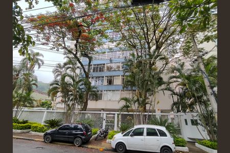 Apartamento à venda com 125m², 3 quartos e 1 vaga Apartamento à venda com 125m², 3 quartos e 1 vagaFachada e portaria