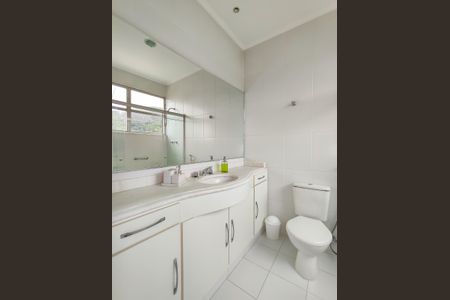 Apartamento à venda com 125m², 3 quartos e 1 vaga Apartamento à venda com 125m², 3 quartos e 1 vagaBanheiro da Suíte