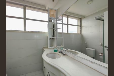 Apartamento à venda com 125m², 3 quartos e 1 vaga Apartamento à venda com 125m², 3 quartos e 1 vagaBanheiro Corredor