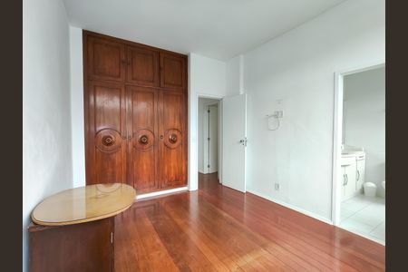 Apartamento à venda com 125m², 3 quartos e 1 vaga Apartamento à venda com 125m², 3 quartos e 1 vagaSuíte