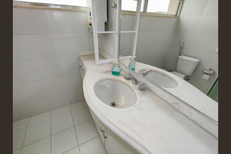 Apartamento à venda com 125m², 3 quartos e 1 vaga Apartamento à venda com 125m², 3 quartos e 1 vagaBanheiro Corredor