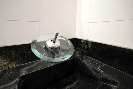 Apartamento à venda com 56m², 2 quartos e 1 vaga Apartamento à venda com 56m², 2 quartos e 1 vagaBanheiro