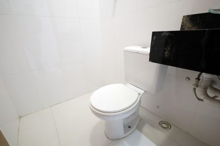 Apartamento à venda com 56m², 2 quartos e 1 vaga Apartamento à venda com 56m², 2 quartos e 1 vagaBanheiro