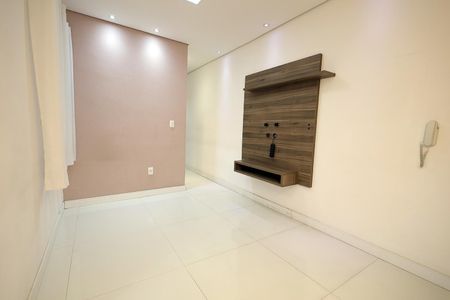 Sala de apartamento para alugar com 2 quartos, 56m² em Vila Progresso, Santo André